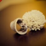wedding rings with flowers
