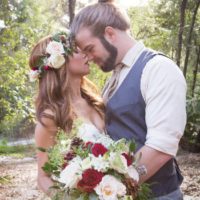 woodsy winter wedding couple