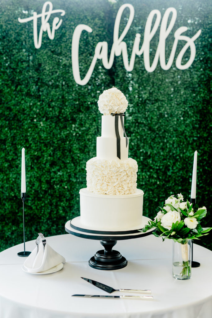 black bow wedding cake