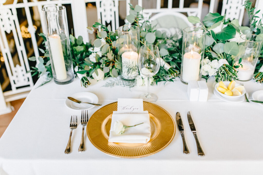 gold greenery wedding decor