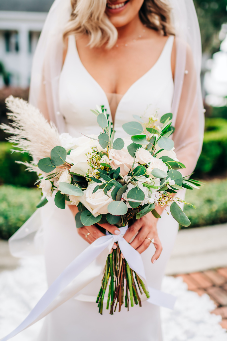 neutral boho wedding bouquet